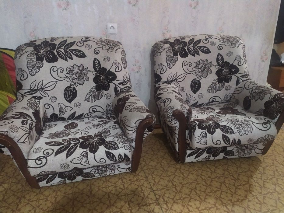 2 кресла для зала