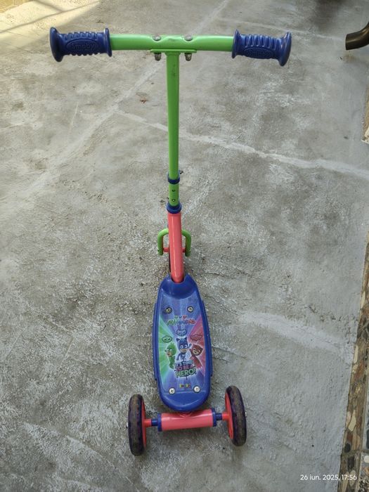 Trotineta copii EROI IN PIJAMALE