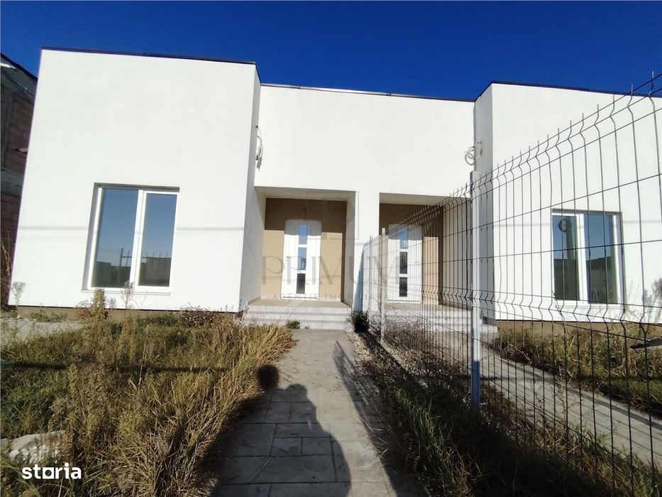 Duplex pe plan - la cheie - zona linistita.