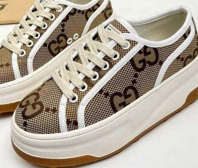 Adidasi dama gucci