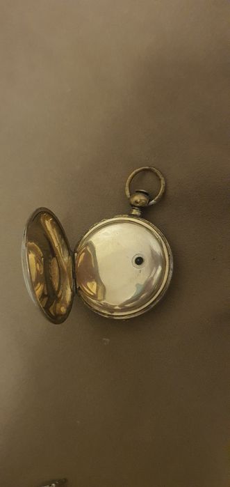 Джобен часовник  с верижно задвижване