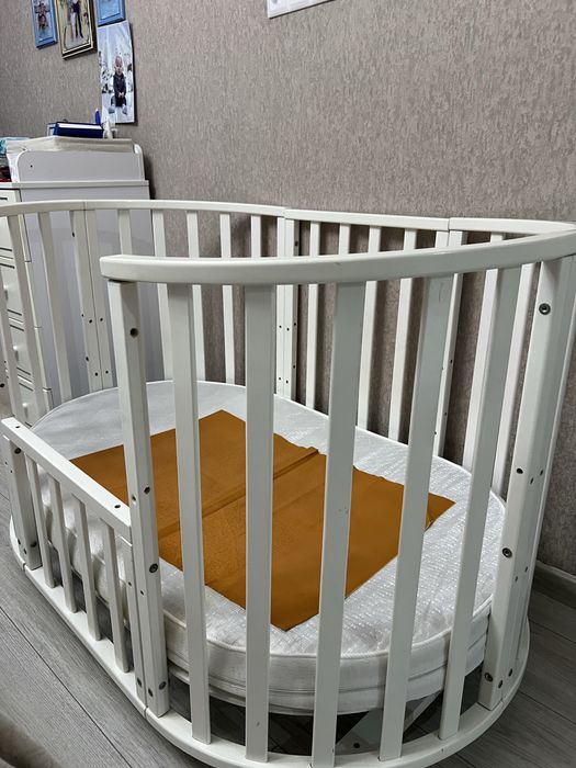 Срочно продам кровать и комод