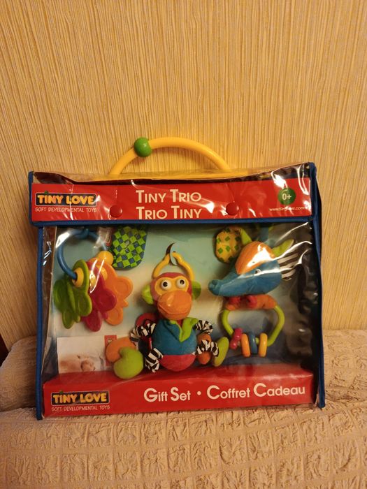 Погремушки привозные очень красочные