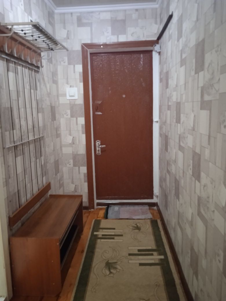 Продаётся своя 2-х комнатная квартира