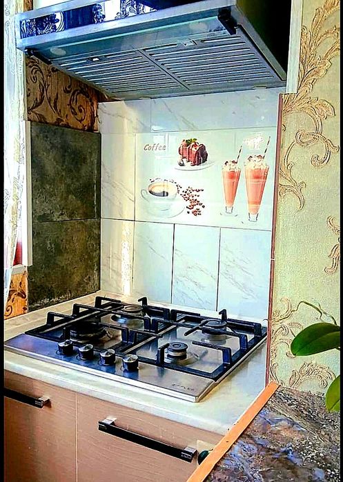 Продам 1 комнотную  43 к.м.  1/3/4.