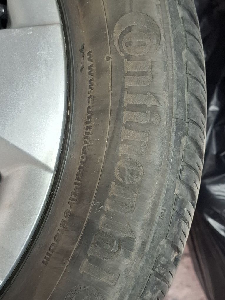 Anvelope iarna +jante 400 lei 205 55 R16