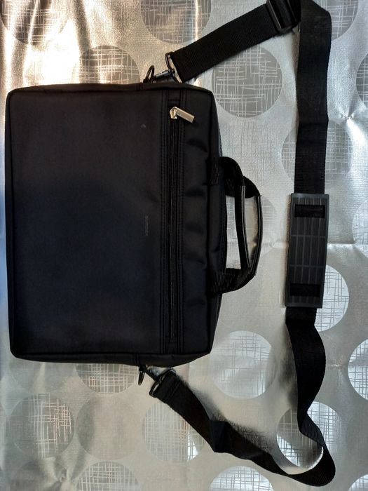 Продам новую сумку для ноутбука! Новая!