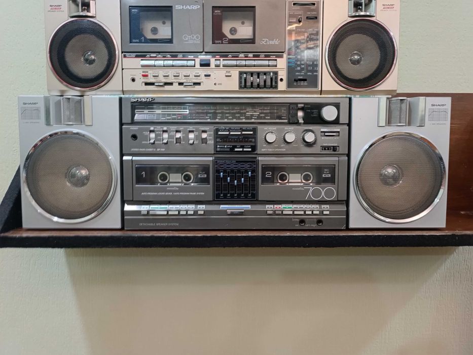 Продам магнитофон   SHARP,