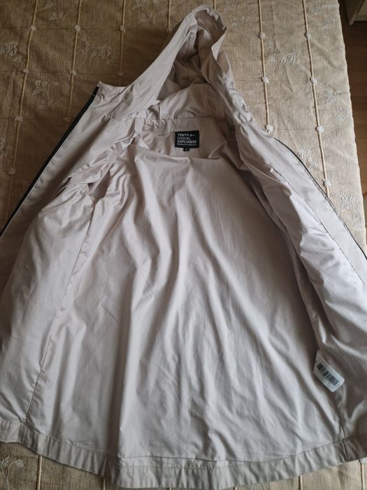 Vand geaca de ploaie Tenth mar 10 ani