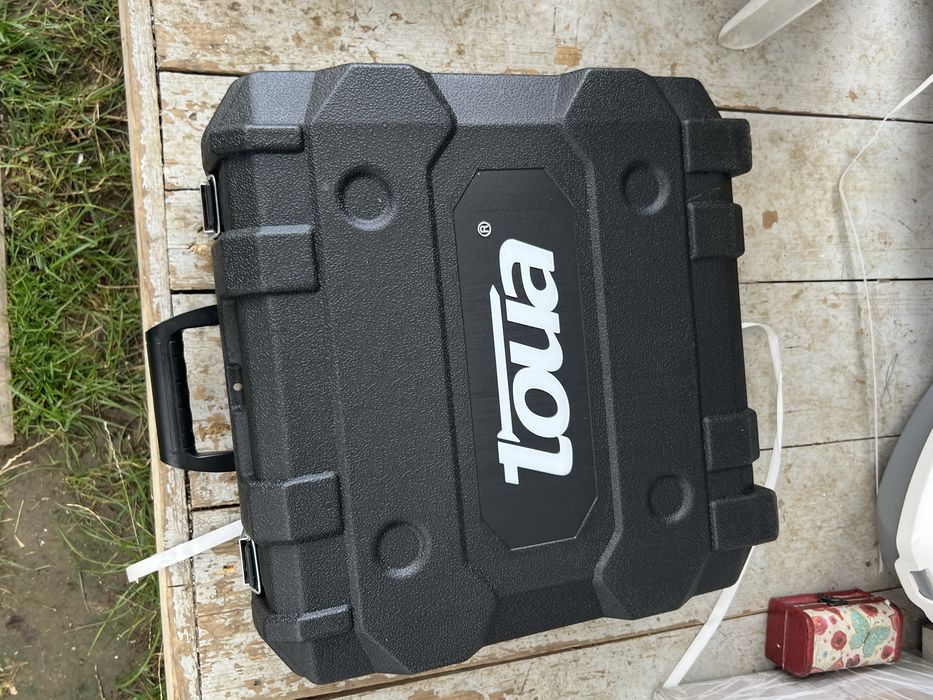 Pistol cuie beton NOU cu 5000 de cuie si gazul aferent