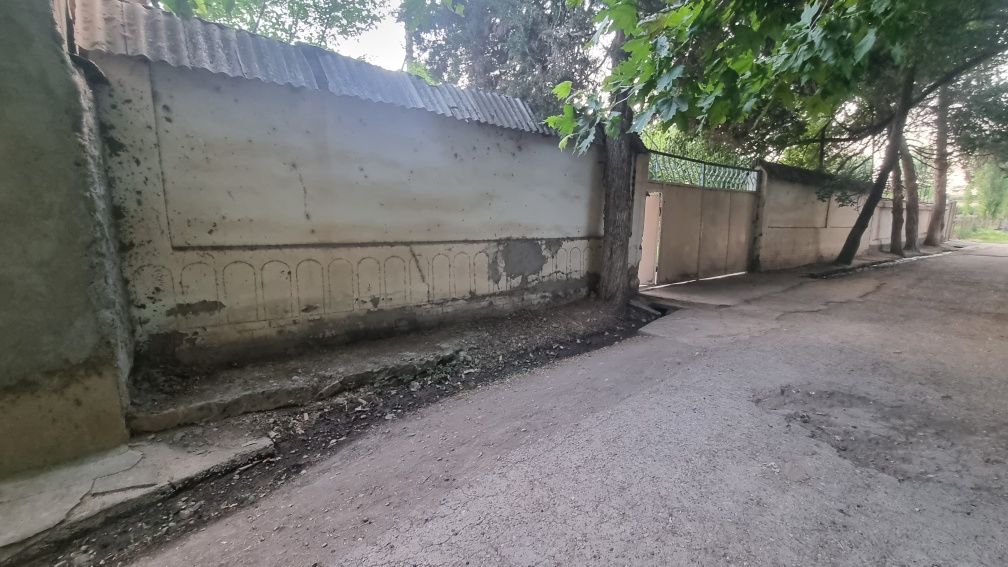 Dacha sotiladi yashashga xamma sharoit bor