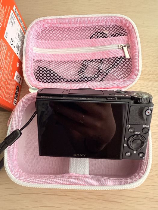 Sony RX100 VI – 4K, Wi-Fi, селфи дисплей – като нов