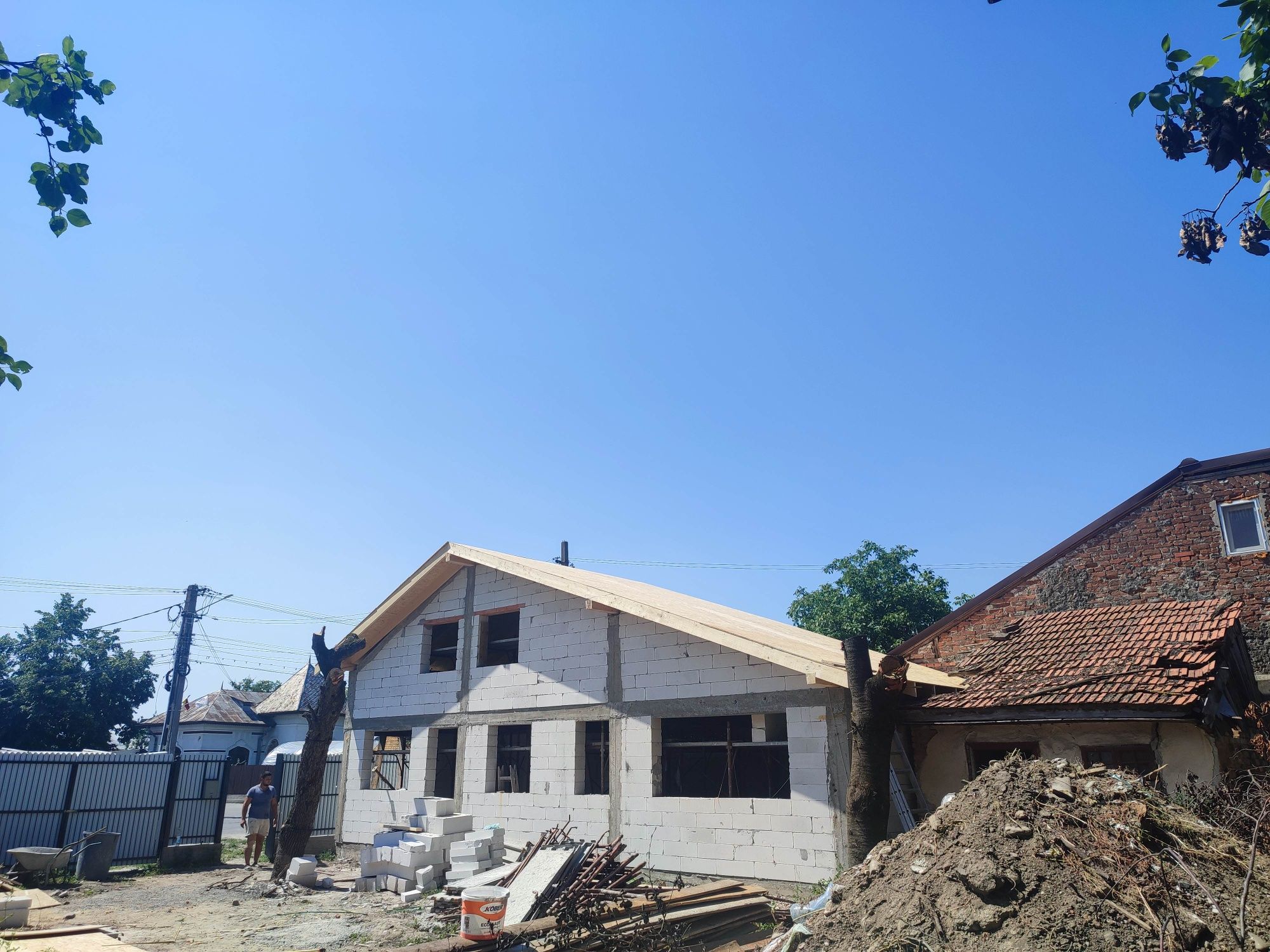 Case la roșu sau la cheie