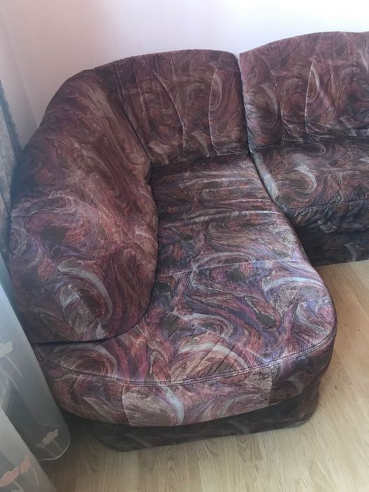 Donez colțar in stare buna.