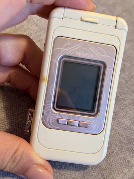 Nokia 7390 L’Amour Collection