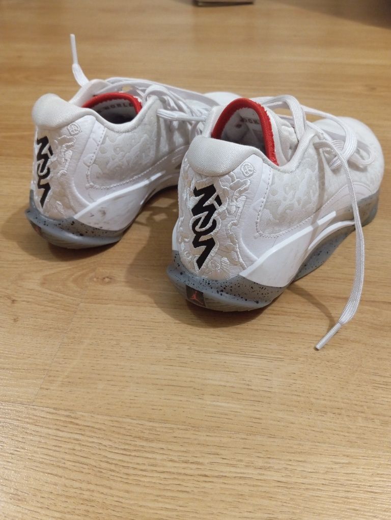 Детски баскетболни маратонки Nike Jordan