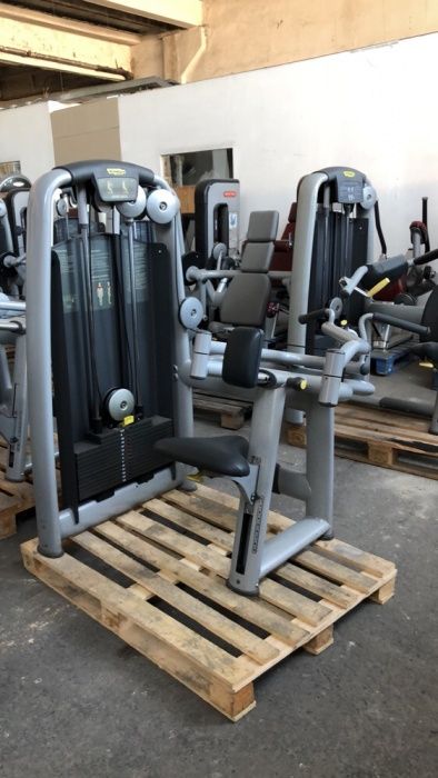 Depozit aparate fitness technogym