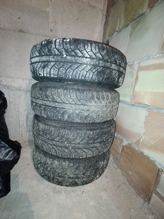 Гуми с желязни джанти R15 VW