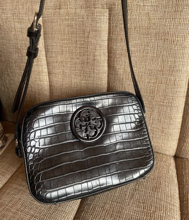 оригинална чанта Guess