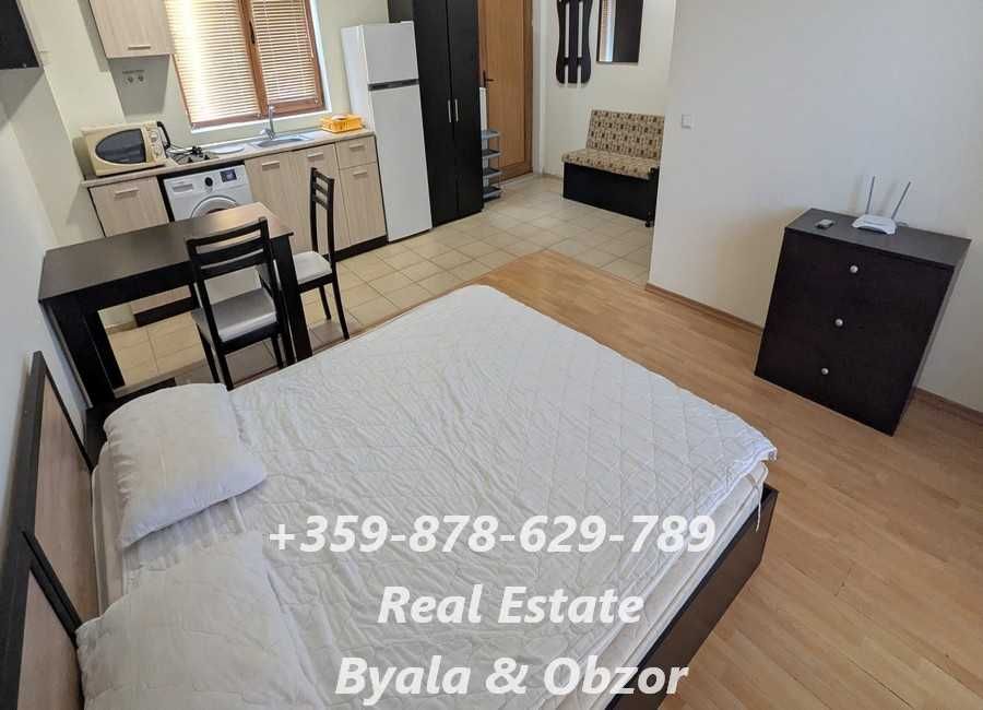 Просторен едностаен апартамент в комплекс с басейн в гр.Бяла