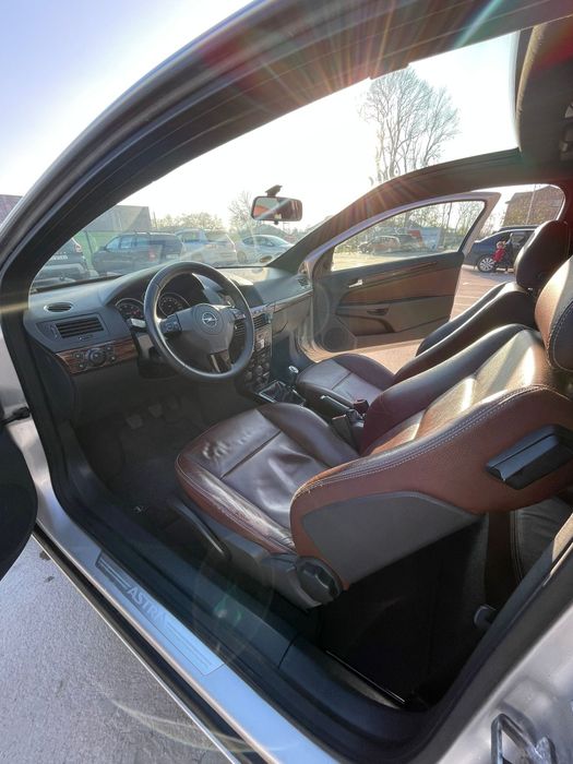 Opel Astra H Gtc  Panoramic Edition
