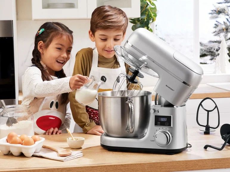 Robot de bucatarie, 900 W, capacitate 3,6 L SILVERCREST mixer blender