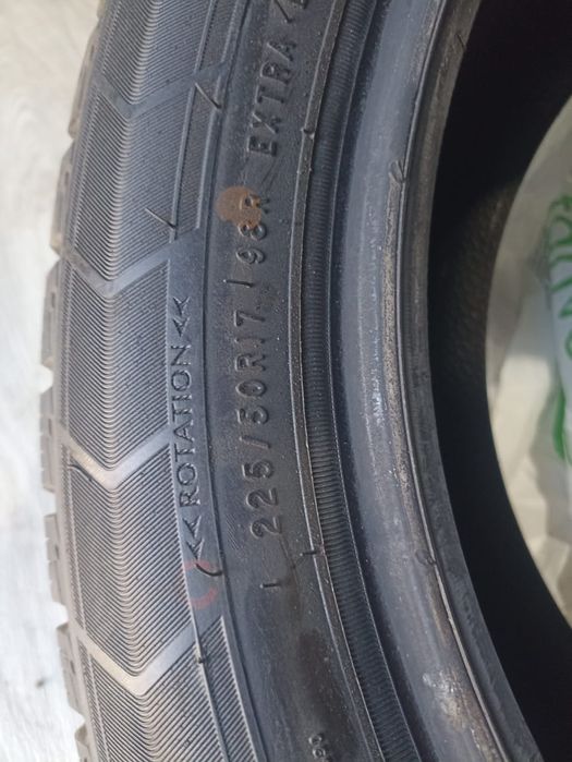 Продам комплект шины Triangle зима