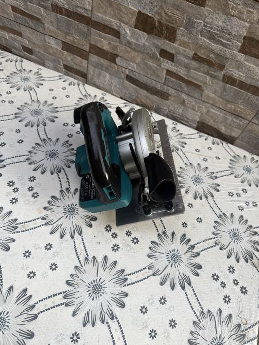 Акумулаторен ръчен циркуляр Makita