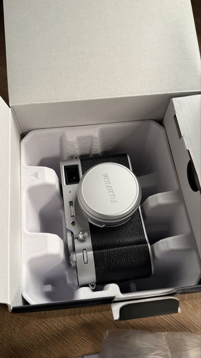 Fujifilm x100vi NOU cutie garantie fara schimb.