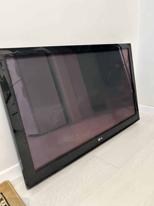 LG телевизор ,жақсы жұмыс істейді