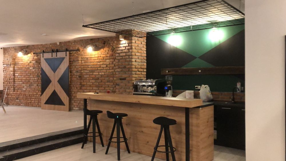 Vând mobilier cafenea