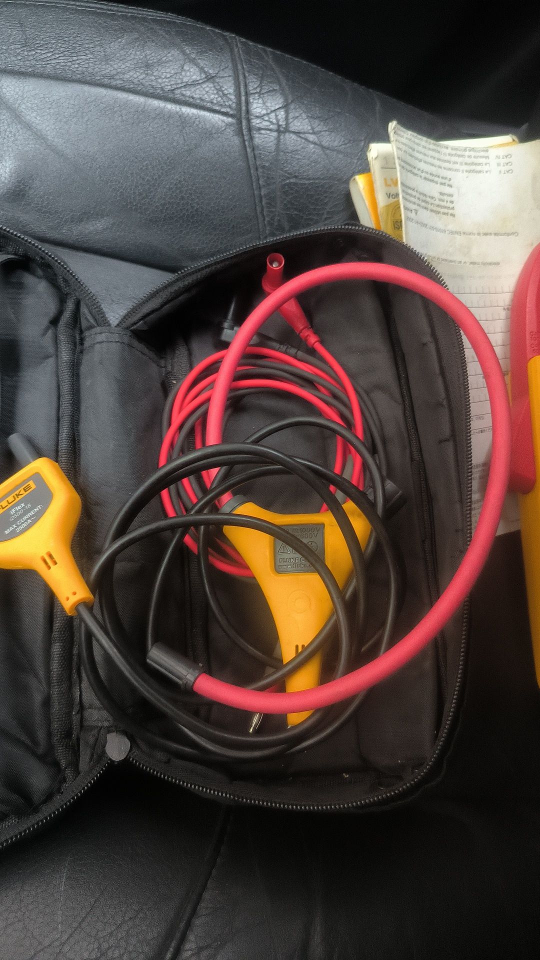 Vând multimetru Fluke 376