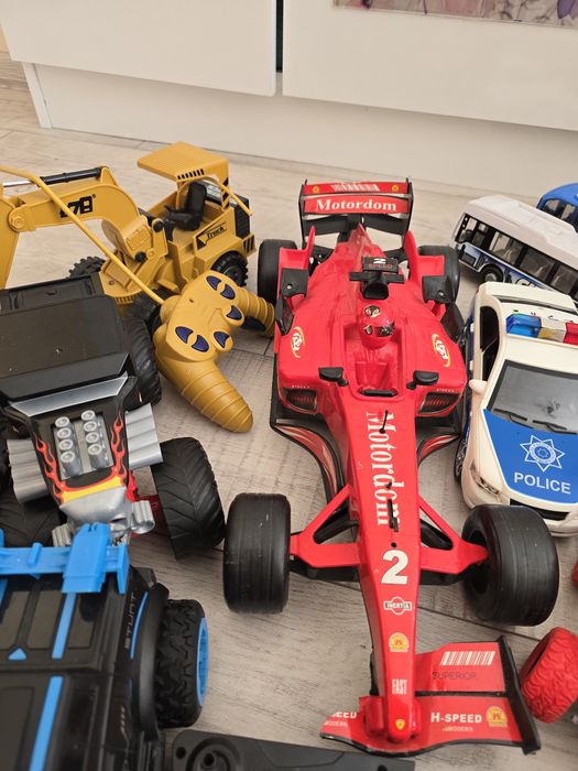 Разнообразни Играчи за малки и големи деца