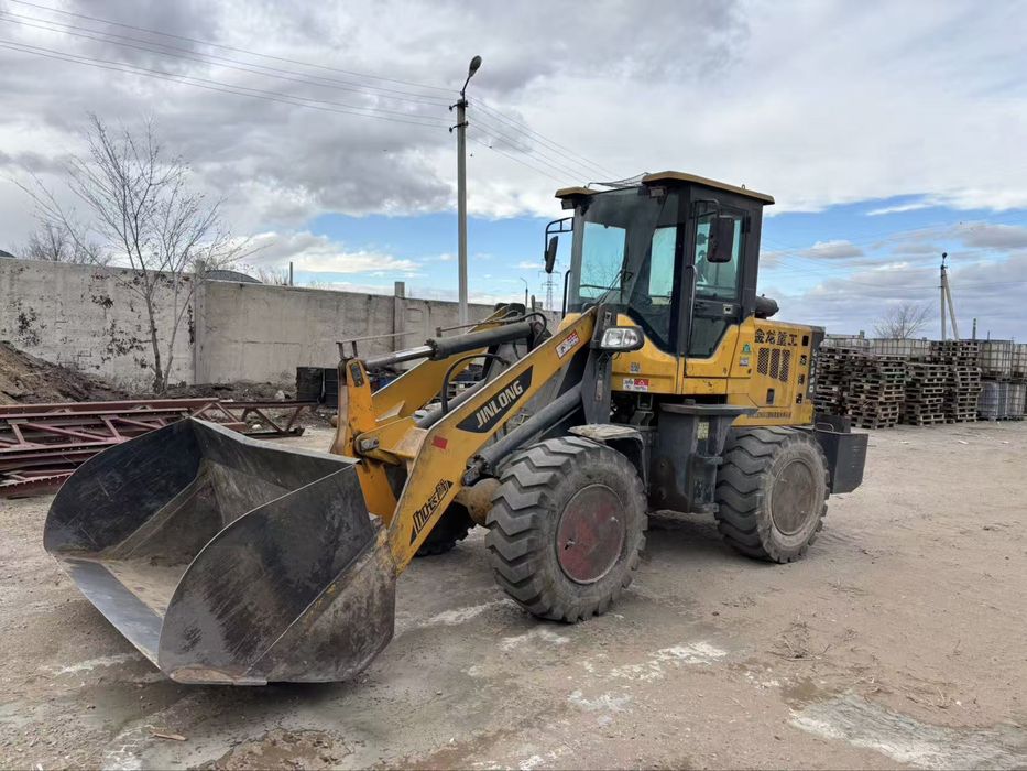 Фронтальный погрузчик