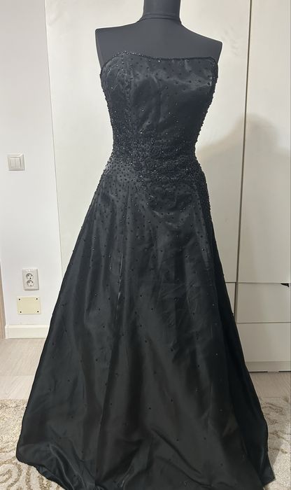 Rochie eleganta seara, stare foarte buna.