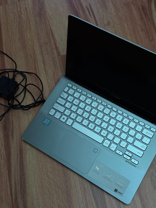 Laptopuri Asus și HP