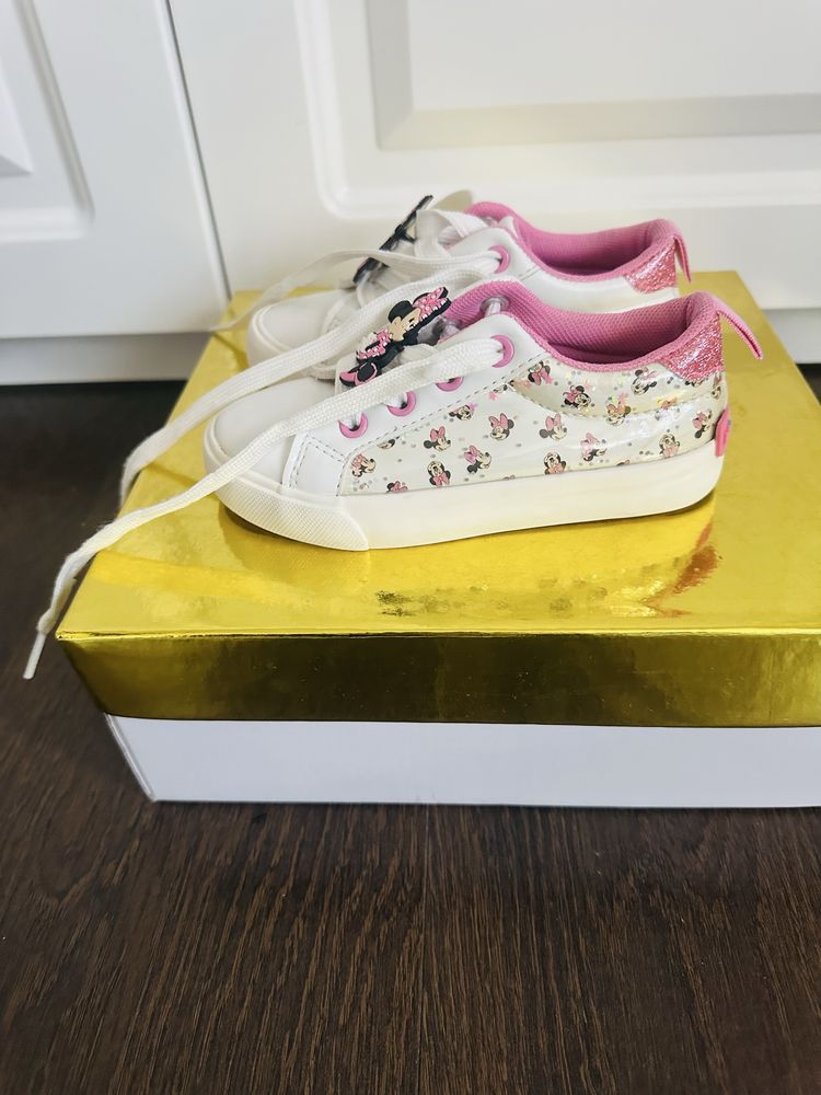 Adidasi pentru fetite  ,numarul 25 colectia Disney cu Minnie Mouse