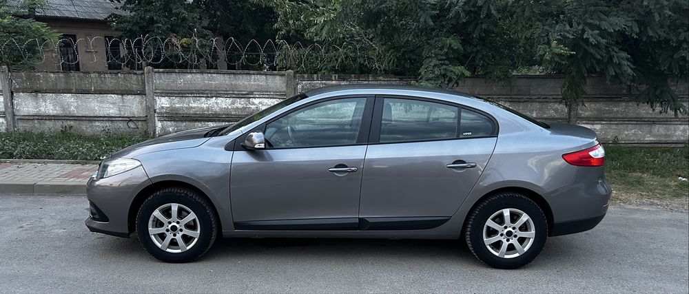 Renault Fluence 1.6 benzina, 2014, rulaj 103.000km