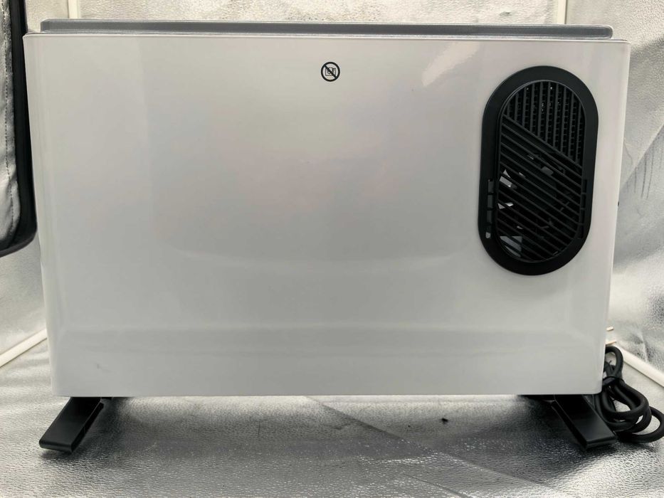 Convector electric podea alb 2000W  139 lei