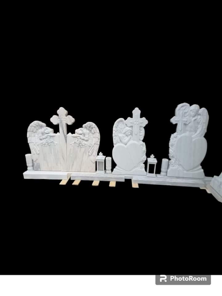 Schimb cu capre lot de monumente funerare