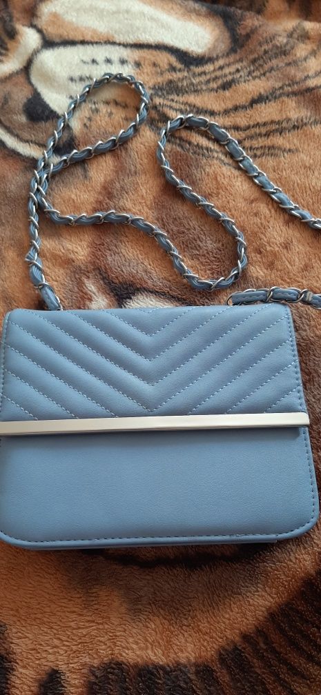 Дамска синя чантичка