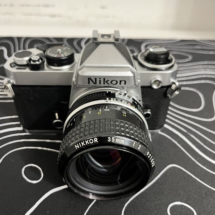 Nikon FE cu Nikkor ai 35mm f2