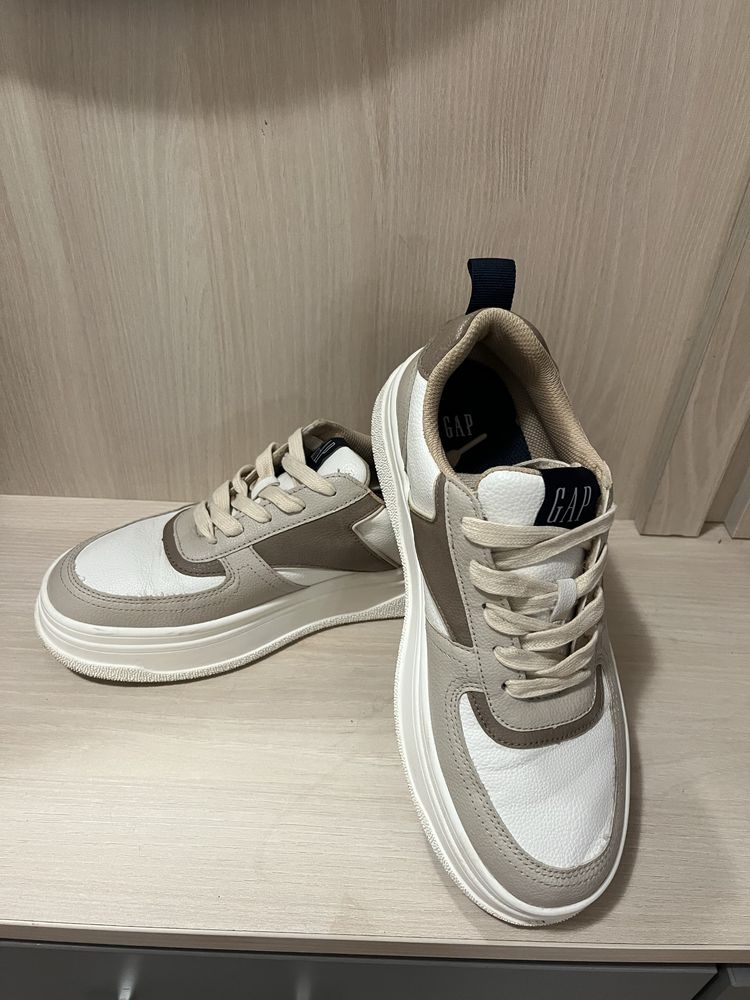 Сникърси GAP 41 номер