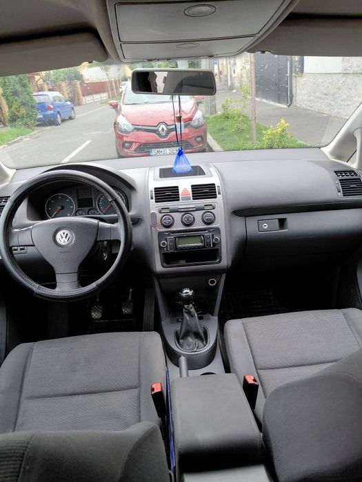 Vând Wolsvagen touran