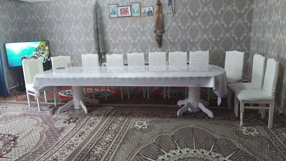 Продаётся гостевой стол