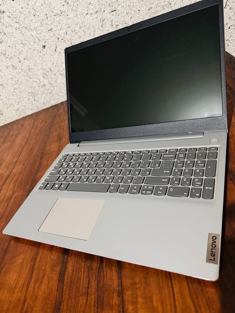 Lenovo noutbuk holati ideal kam ishlagan