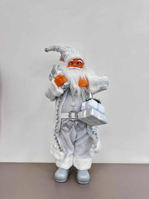 Красив декоративен Дядо Коледа.