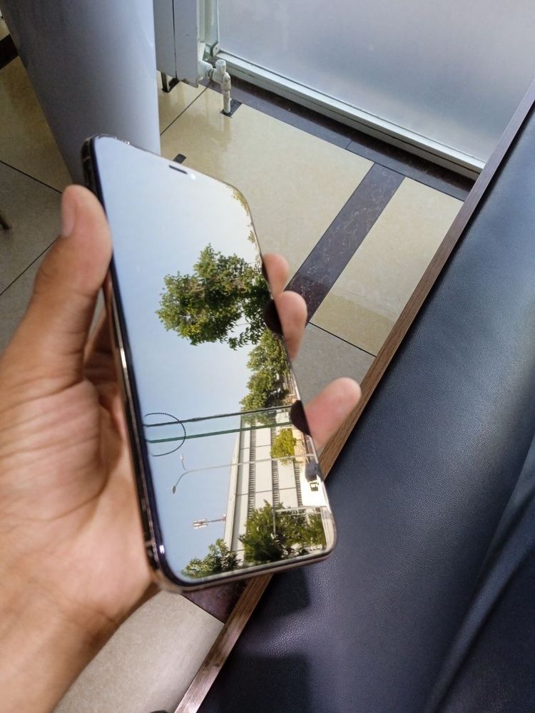 Iphone xs max sotiladi