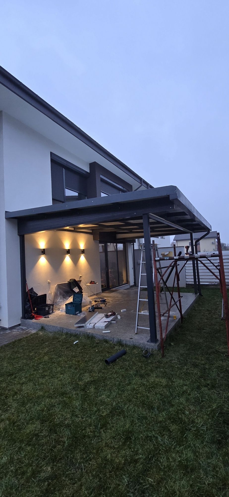Porți, garduri, grilaje, scari metalice, balustrade,terase