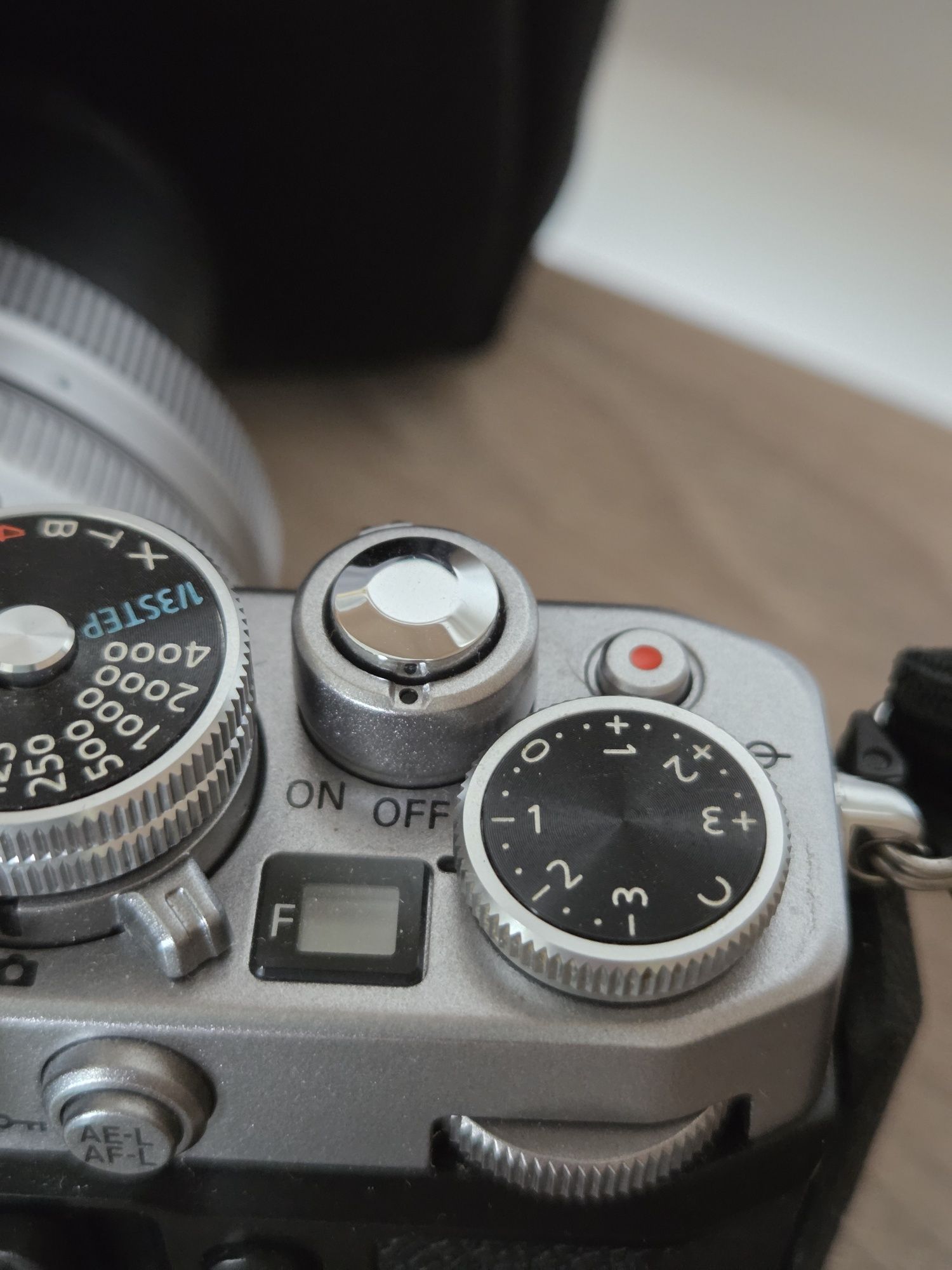 Aparat mirrorless Nikon ZF-C cu garantie